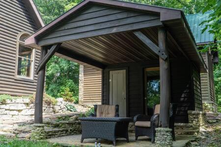 Cozy 2 Bedroom Cabin Nestled In Wooded Hideaway Monterey Buitenkant foto