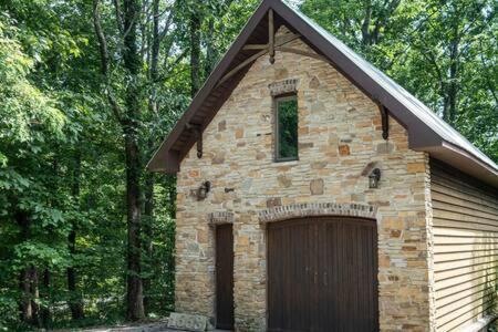 Cozy 2 Bedroom Cabin Nestled In Wooded Hideaway Monterey Buitenkant foto