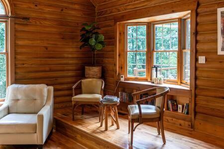 Cozy 2 Bedroom Cabin Nestled In Wooded Hideaway Monterey Buitenkant foto