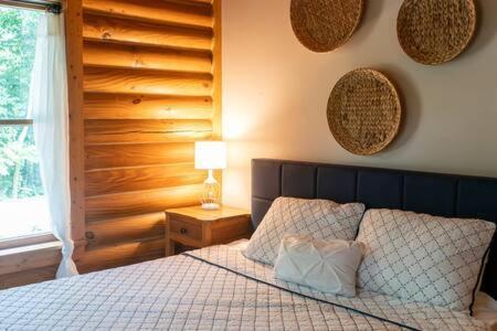 Cozy 2 Bedroom Cabin Nestled In Wooded Hideaway Monterey Buitenkant foto