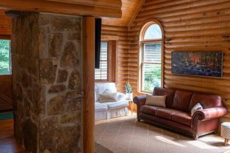Cozy 2 Bedroom Cabin Nestled In Wooded Hideaway Monterey Buitenkant foto