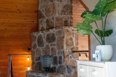 Cozy 2 Bedroom Cabin Nestled In Wooded Hideaway Monterey Buitenkant foto