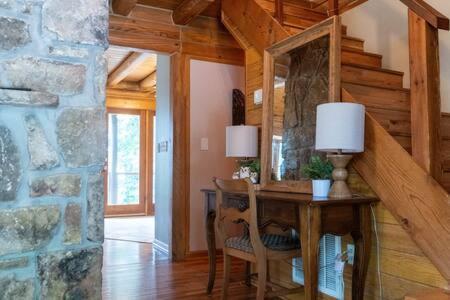 Cozy 2 Bedroom Cabin Nestled In Wooded Hideaway Monterey Buitenkant foto