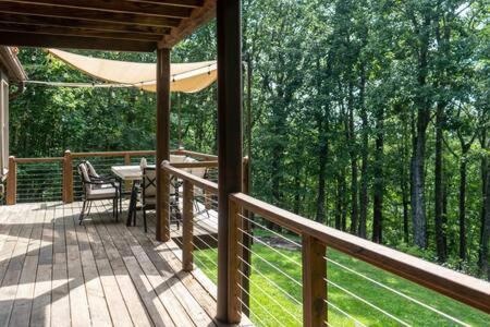 Cozy 2 Bedroom Cabin Nestled In Wooded Hideaway Monterey Buitenkant foto